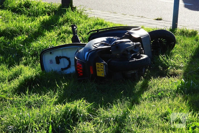 Scooterrijder gewond bij botsing met auto