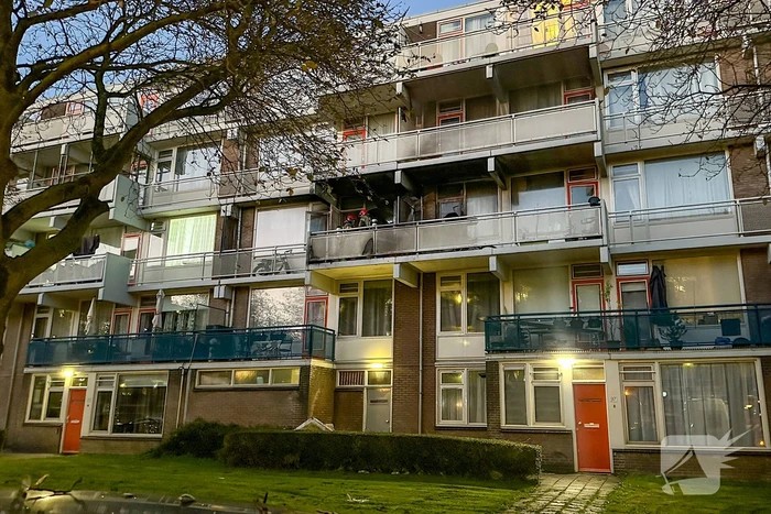 Balkonbrand slaat over naar buren