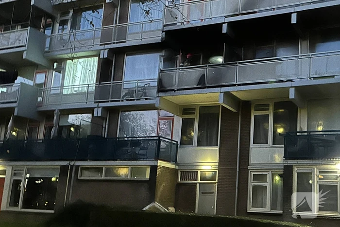 Balkonbrand slaat over naar buren