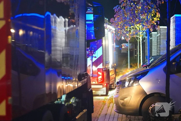 Auto gaat volledig in vlammen op