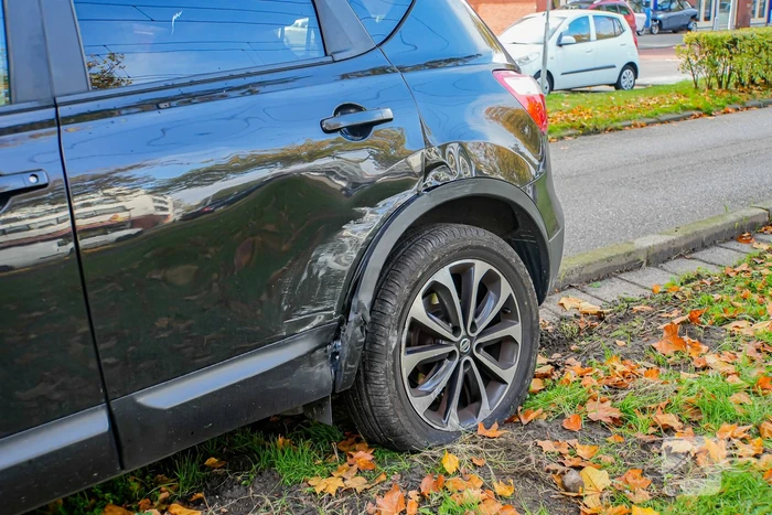 Fikse schade bij aanrijding tussen twee voertuigen
