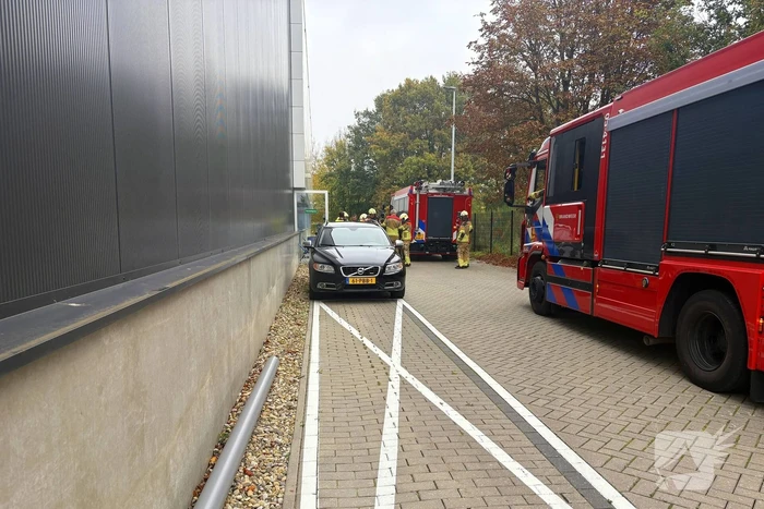 Knal gevolgd door brandmelding in bedrijfspand