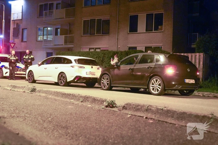 Automobilisten botsen op elkaar bij verkeerslichten