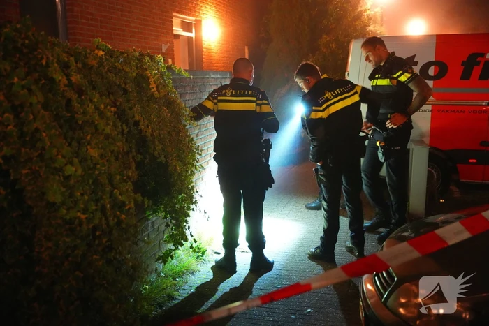 Schade aan voordeur na explosie