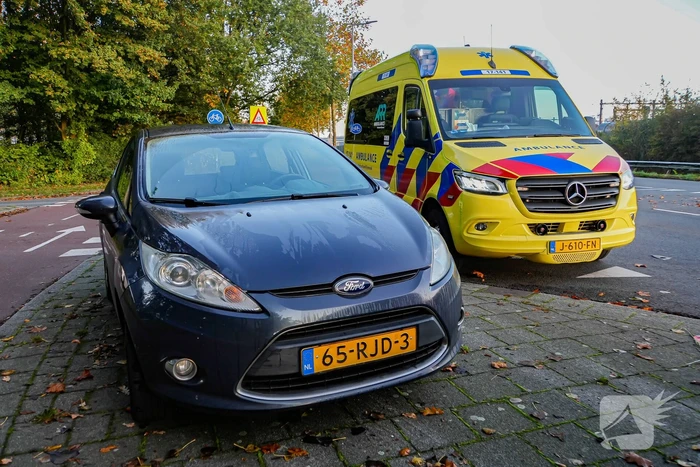 Fietser gewond bij botsing met auto