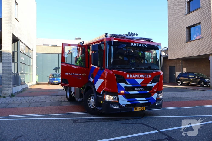 Oldtimer verliest brandstof in parkeergarage