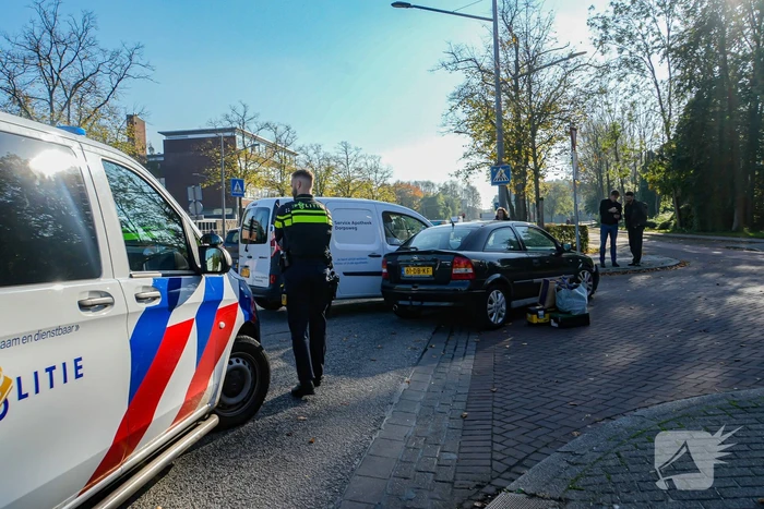 Botsing tussen personenauto en bestelbus