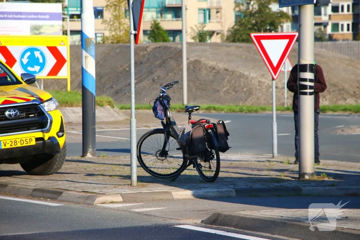 Fietser loopt flinke hoofdwond op na val van fiets
