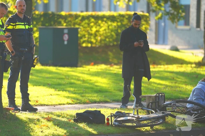 Fietsster ten val bij aanrijding op kruising