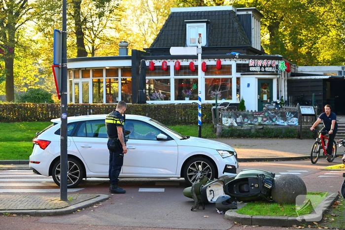 Scooterrijder gewond bij botsing met auto