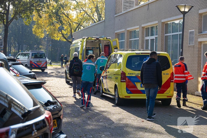 Persoon zwaargewond na val in gemeentehuis