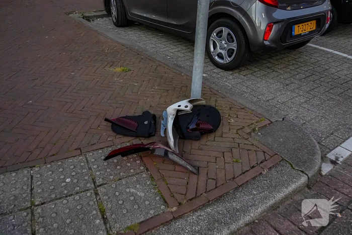 Forse schade aan bezorgauto na botsing