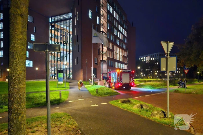 Ruim honderd studenten op straat wegens brand in Forumgebouw