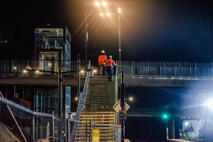 Nieuwe loopbrug van 63 000 kilo geïnstalleerd