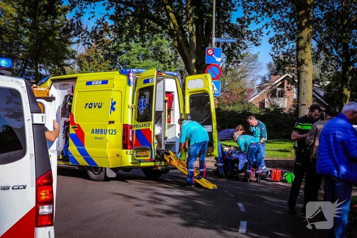 Fietsster gewond bij aanrijding met auto