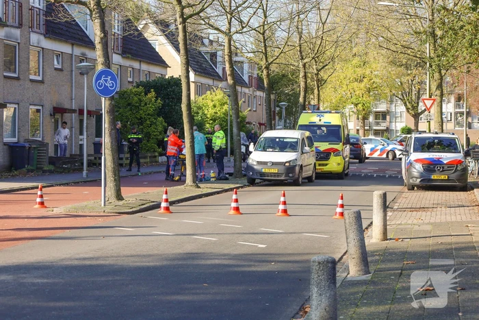 Automobilist en persoon op fatbike met elkaar in botsing