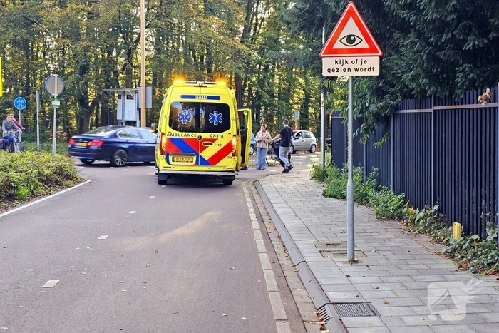 Wederom fietser aangereden op rotonde door automobilist