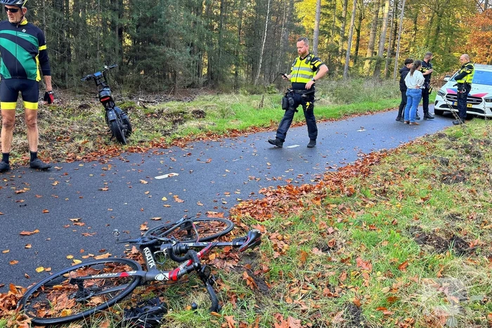 Fatbiker en wielrenner botsen frontaal op elkaar