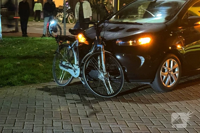 Fietser en automobilist met elkaar in botsing