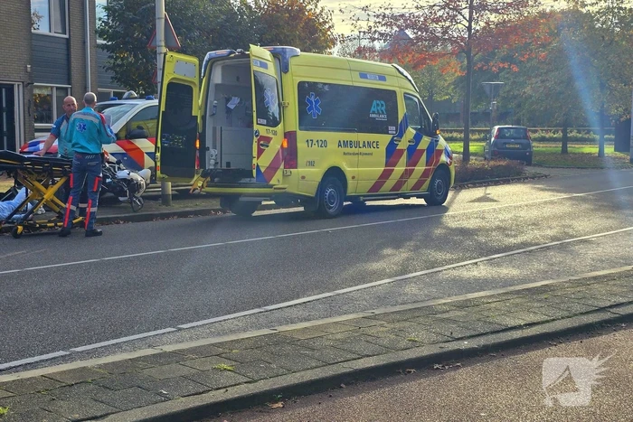 Vluchtende motorrijder komt ten val