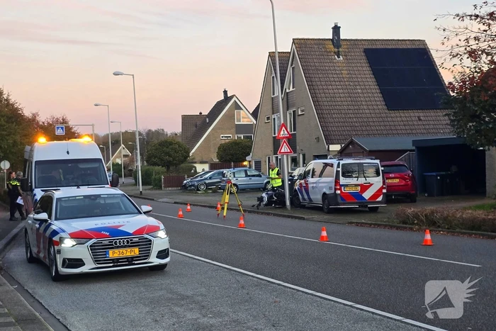 Vluchtende motorrijder komt ten val