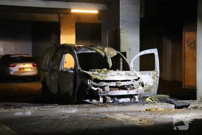 Woningen ontruimd door brand in parkeergarage