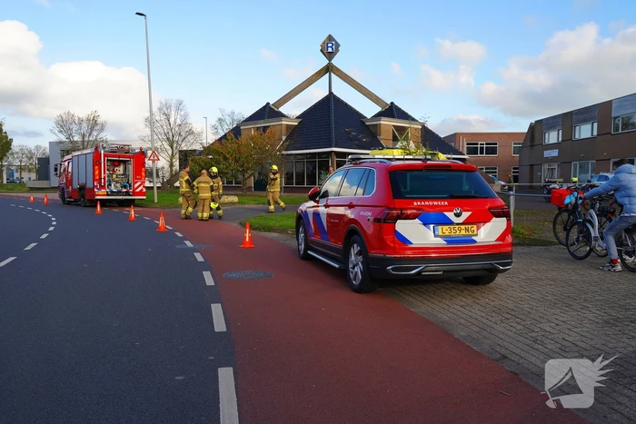 Automobilist mist bocht en rijdt restaurant binnen