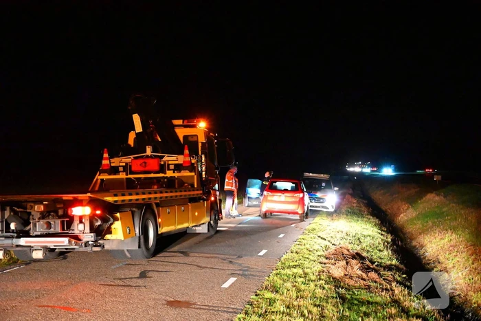 Brommobiel rijdt greppel in