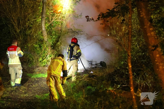 Scooter volledig verwoest door brand