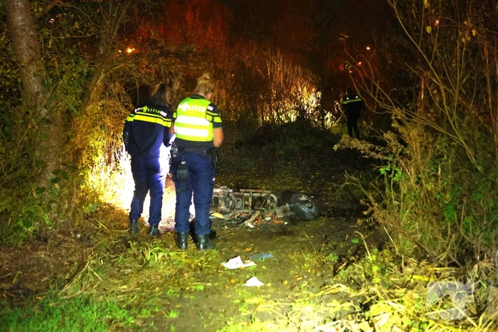 Scooter volledig verwoest door brand