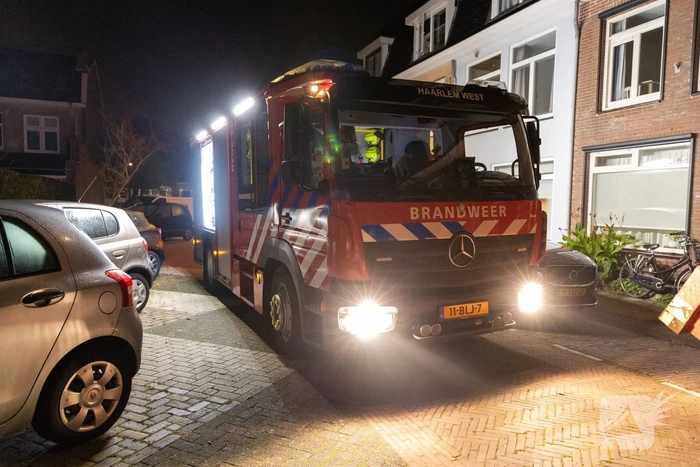 Muur zwartgeblakerd na explosie voor woning