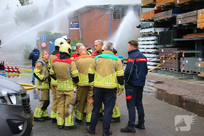 Zeer grote brand bij coatingbedrijf