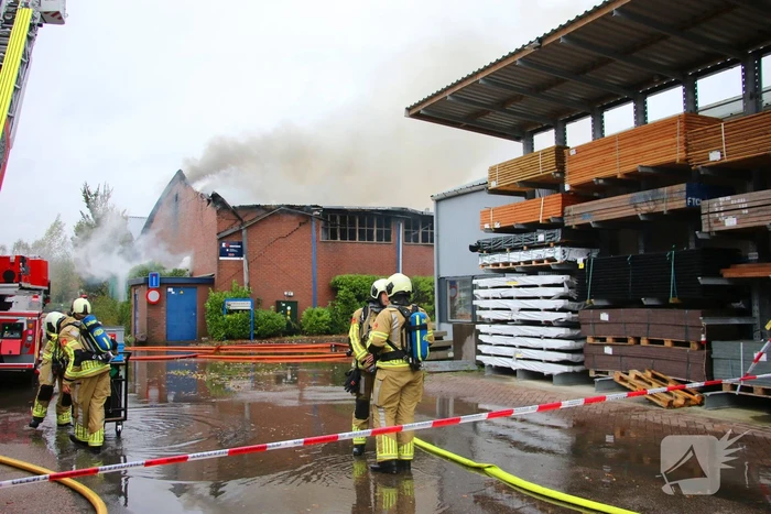 Zeer grote brand bij coatingbedrijf