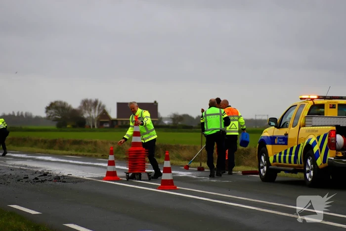 Zwaargewonde bij frontale aanrijding tussen vrachtwagen en personenauto