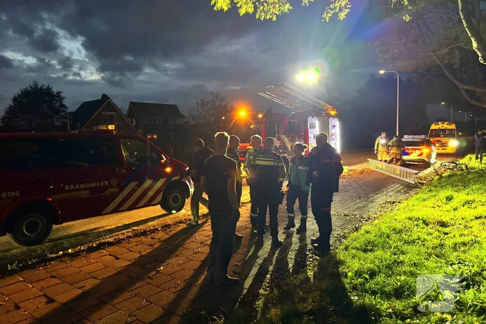 Zoektocht door duikers naar persoon te water