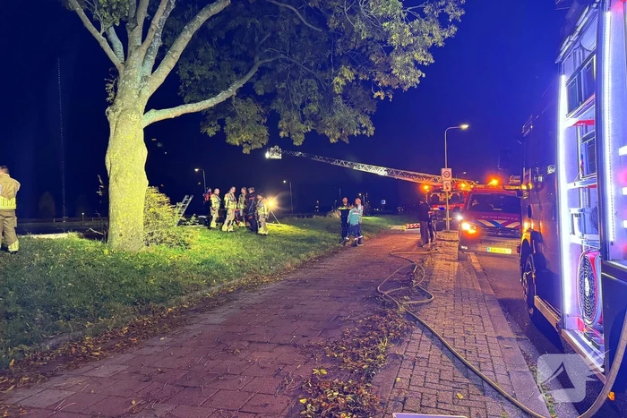 Zoektocht door duikers naar persoon te water