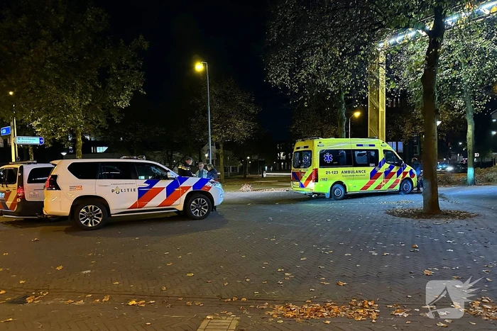 Voorbijgangers treffen gevallen fietser aan
