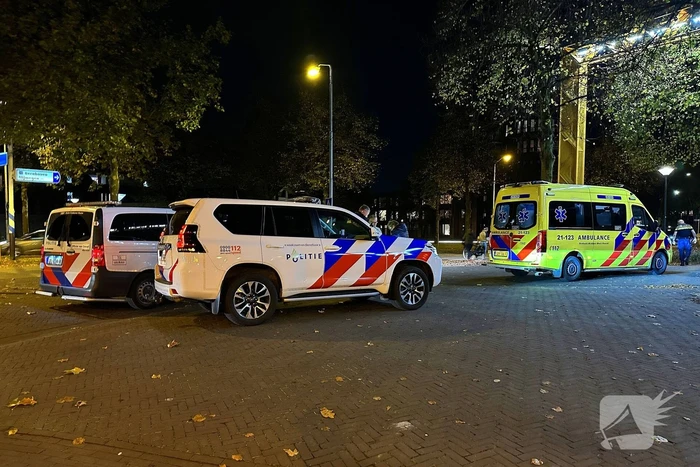 Voorbijgangers treffen gevallen fietser aan
