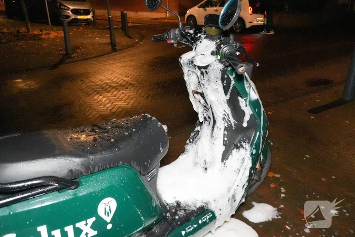 Brandweer blust deelscooter