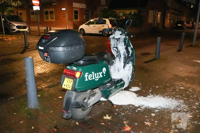 Brandweer blust deelscooter