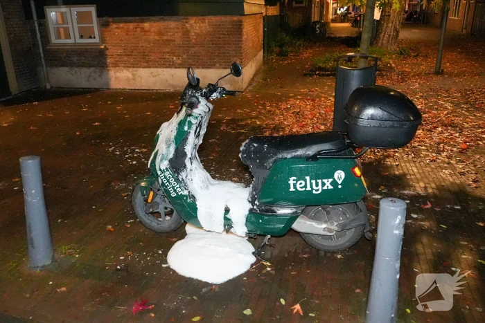 Brandweer blust deelscooter