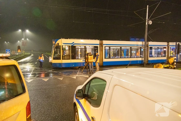 Tram ontspoord na aanrijding met personenauto
