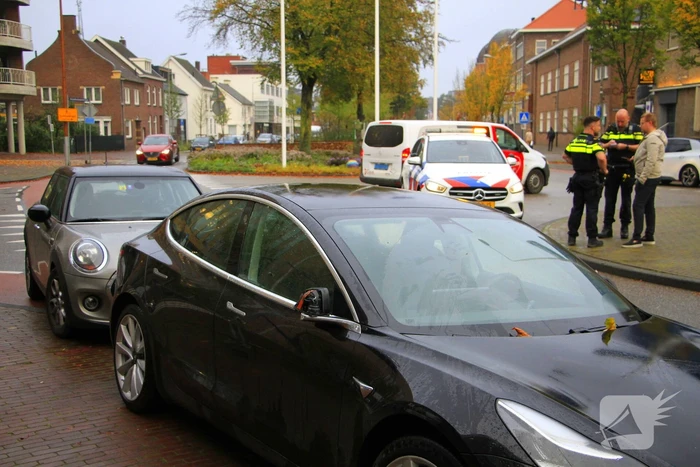 Fietser ten val bij aanrijding met auto
