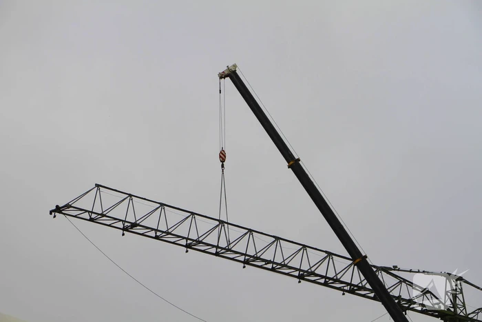 Demontage hijskraan op scheepswerf grote klus