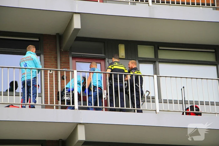 Politie ramt woning open voor ambulancedienst