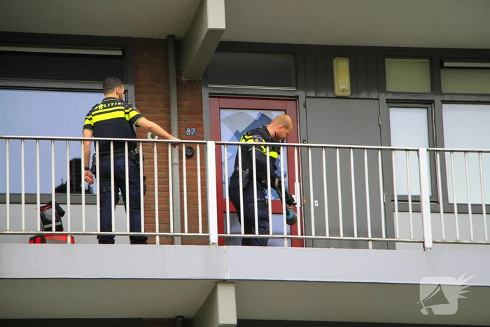 Politie ramt woning open voor ambulancedienst