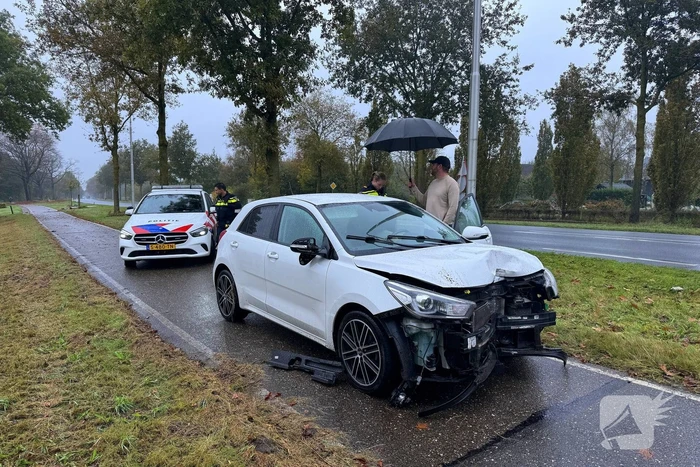 Auto zwaar beschadigd bij eenzijdig ongeval