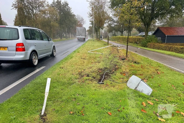 Auto zwaar beschadigd bij eenzijdig ongeval