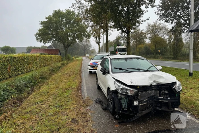 Auto zwaar beschadigd bij eenzijdig ongeval