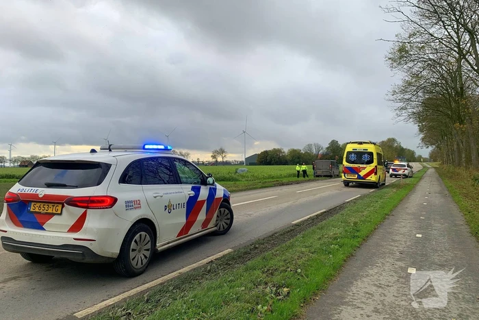 Auto eindigt in weiland na ongeval